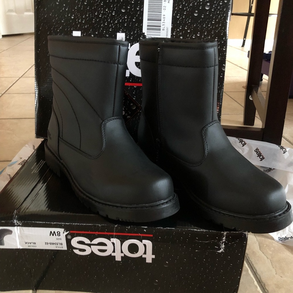 Totes rain snow boots